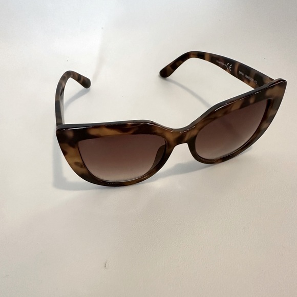 Frye and Co Sunglasses - Picture 10 of 16